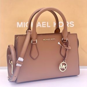 Michael Kors Small Sheila Center Zip
Satchel Crossbody Bag Luggage